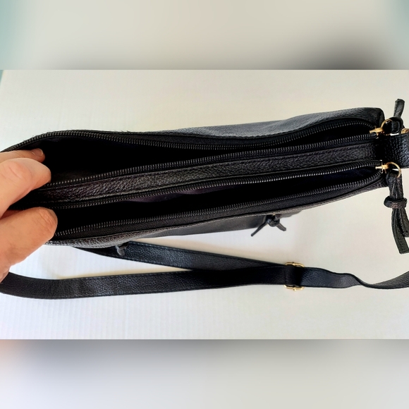 Genuine Leather Crossbody Bag, Black/Gold, Adjustable, Storage. Like NEW!! - Picture 6 of 11